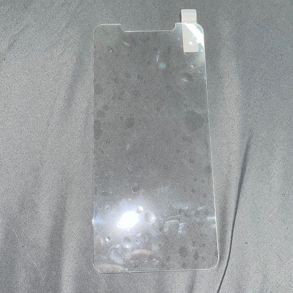 I’m selling an unused iPhone 11 Pro Max screen protector. - Picture 6 of 6